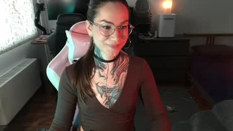 Snapshot of petal_dust_ chatting on 23, 4, 2026 petal_dust_ online show from 23, 4, 2026