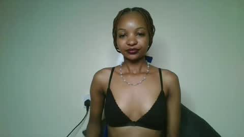 Snapshot of petal_palette chatting on 4, 7, 2026 Lolly online show from 4, 7, 2026