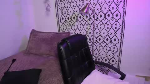 Rose online show from 19, 2, 2025