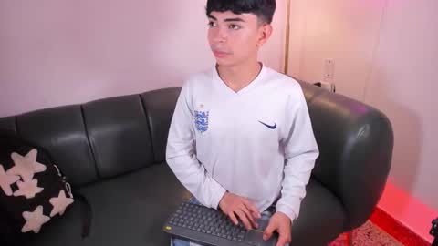 Snapshot of peter_chase chatting on 23, 11, 2025 Peter online show from 23, 11, 2025