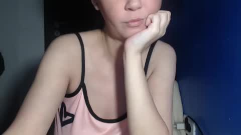 Snapshot of petite_danielle chatting on 21, 7, 2026 petite_danielle online show from 21, 7, 2026