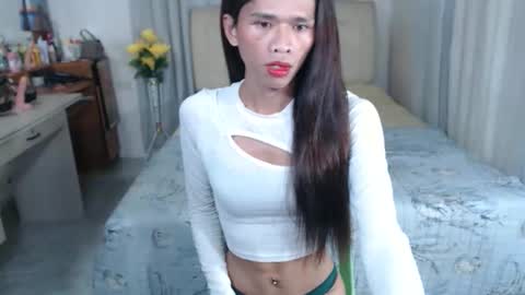 Snapshot of petite_pinay69s chatting on 21, 4, 2026 angela online show from 21, 4, 2026