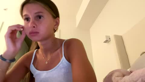 Snapshot of petite_pretty22 chatting on 12, 6, 2026 petite_pretty22 online show from 12, 6, 2026