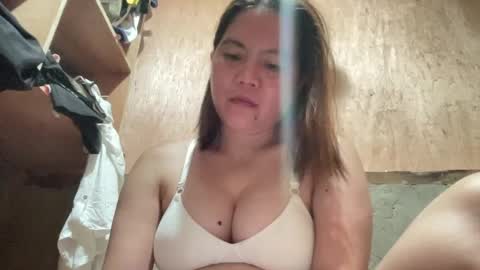 Snapshot of petiteasian_angel chatting on 22, 5, 2026 Hanna online show from 22, 5, 2026