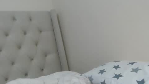 Snapshot of petiteblackjuicy chatting on 29, 4, 2026 Amara online show from 29, 4, 2026