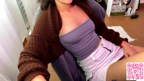 Snapshot of petitecurlybrunette chatting on 26, 5, 2026 Mlian online show from 26, 5, 2026