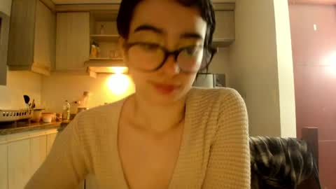 Lunna online show from 6, 4, 2026