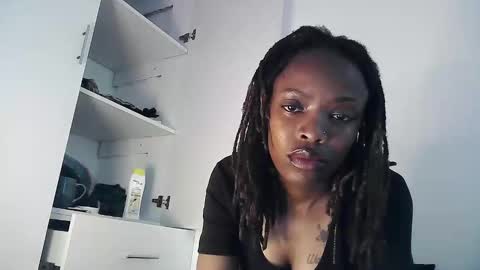 Snapshot of petiteebony_22 chatting on 1, 12, 2025 naughty nova online show from 1, 12, 2025