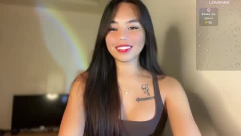 Snapshot of petitegirlx69 chatting on 17, 1, 2025 miss lisa online show from 17, 1, 2025
