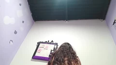 Snapshot of petiteivoryqueen chatting on 23, 12, 2024 danna online show from 23, 12, 2024