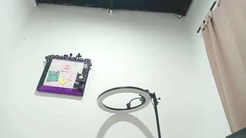 Snapshot of petiteivoryqueen chatting on 5, 3, 2025 danna online show from 5, 3, 2025