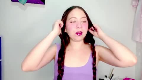 Snapshot of petiteivoryqueen chatting on 9, 5, 2026 danna online show from 9, 5, 2026
