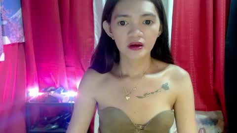Snapshot of petitepinaycyrenets chatting on 24, 7, 2026 TsDELICIOUSCum69 online show from 24, 7, 2026