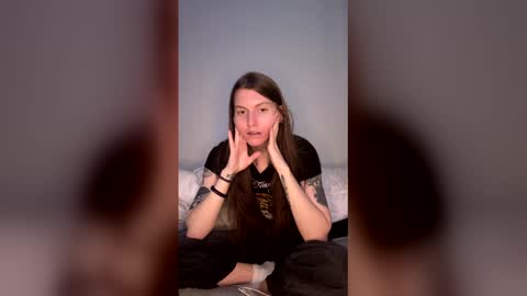 Snapshot of petiteratt chatting on 27, 3, 2026 I am very new and dont know what im doing lol online show from 27, 3, 2026