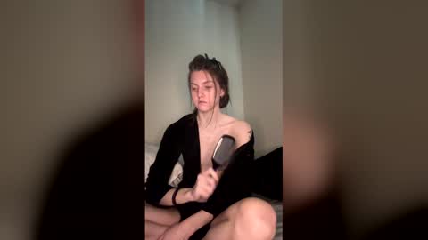 Snapshot of petiteratt chatting on 4, 4, 2026 I am very new and dont know what im doing lol online show from 4, 4, 2026