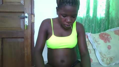 Snapshot of petitesweetchiq chatting on 2, 2, 2026 petitesweetchiq online show from 2, 2, 2026