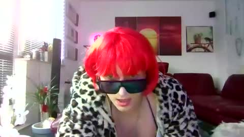 Snapshot of petrathomas chatting on 19, 4, 2026 LIZA online show from 19, 4, 2026