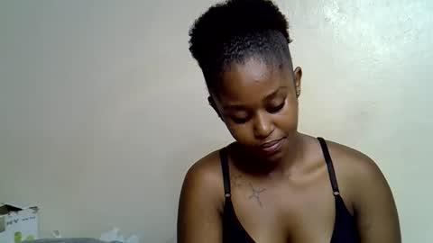 Snapshot of pettite_gal chatting on 22, 4, 2026 pettite_gal online show from 22, 4, 2026