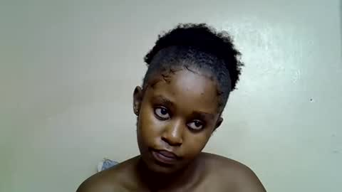 Snapshot of pettite_gal chatting on 23, 4, 2026 pettite_gal online show from 23, 4, 2026