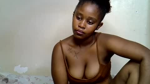 Snapshot of pettite_gal chatting on 27, 4, 2026 pettite_gal online show from 27, 4, 2026