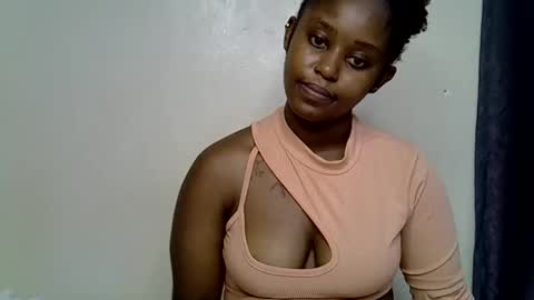 Snapshot of pettite_gal chatting on 29, 4, 2026 pettite_gal online show from 29, 4, 2026