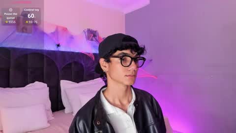 Phillip online show from 21, 10, 2025