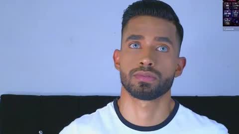 Snapshot of phillip_rayn chatting on 14, 12, 2024 phillip online show from 14, 12, 2024