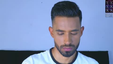 Snapshot of phillip_rayn chatting on 14, 12, 2024 phillip online show from 14, 12, 2024