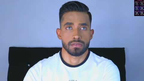 Snapshot of phillip_rayn chatting on 17, 12, 2024 phillip online show from 17, 12, 2024