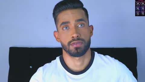 Snapshot of phillip_rayn chatting on 17, 12, 2024 phillip online show from 17, 12, 2024