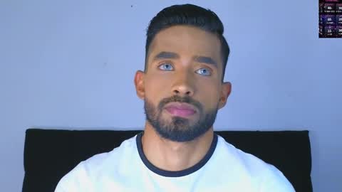 Snapshot of phillip_rayn chatting on 20, 12, 2024 phillip online show from 20, 12, 2024