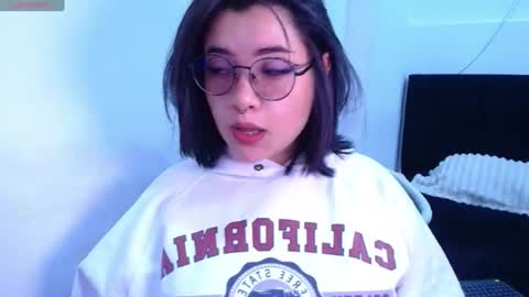 Snapshot of phylavell_ chatting on 6, 7, 2026 phylavell_ online show from 6, 7, 2026