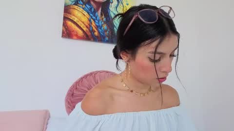 Snapshot of pia_stone1 chatting on 5, 5, 2026 Liz online show from 5, 5, 2026
