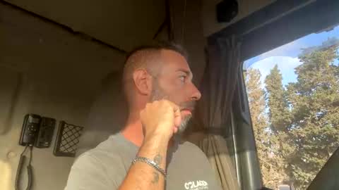 pierotu online show from 10, 9, 2025