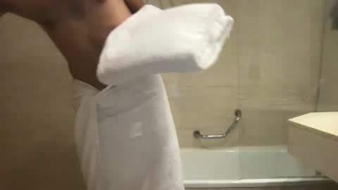 piesdechicas online show from 7, 10, 2025