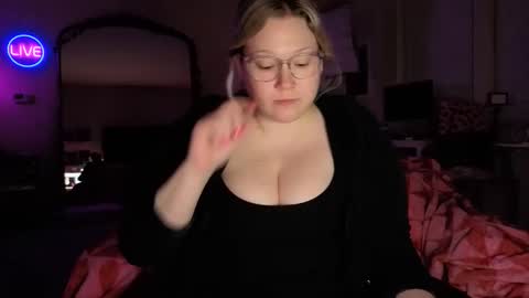 Piggy Rose online show from 8, 4, 2026