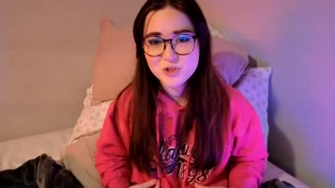 Snapshot of pillogoddess chatting on 28, 7, 2026 PilloGoddess online show from 28, 7, 2026