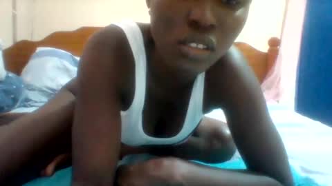 Snapshot of pinah1997 chatting on 13, 2, 2025 pinah1997 online show from 13, 2, 2025