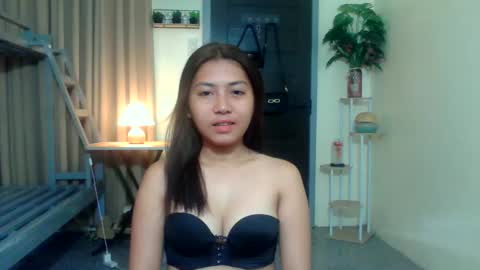 Snapshot of pinay_aangel chatting on 4, 6, 2026 pinay_aangel online show from 4, 6, 2026