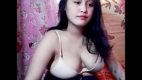 Snapshot of pinay_mama_milkbigboobs chatting on 6, 2, 2025 pinay_mama_milkbigboobs online show from 6, 2, 2025