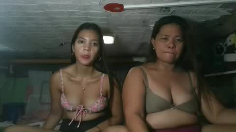 Snapshot of pinayyummytightpussy chatting on 30, 4, 2026 pinayyummytightpussy online show from 30, 4, 2026