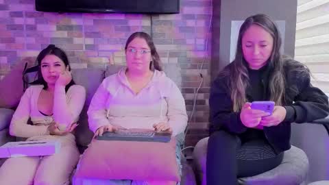 Snapshot of pink_as chatting on 17, 2, 2026 pink_as online show from 17, 2, 2026