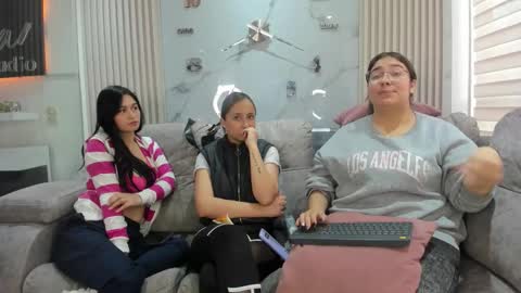 Snapshot of pink_as chatting on 19, 2, 2026 pink_as online show from 19, 2, 2026