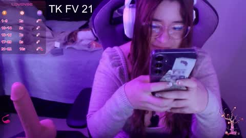 Snapshot of pink_girl0n chatting on 6, 1, 2026 Kitty online show from 6, 1, 2026