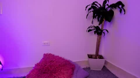 Snapshot of pink_quarz chatting on 1, 5, 2026 KELLY online show from 1, 5, 2026