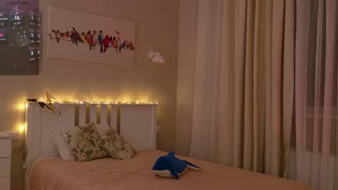 Snapshot of pink_seagull chatting on 13, 10, 2025 Eva online show from 13, 10, 2025