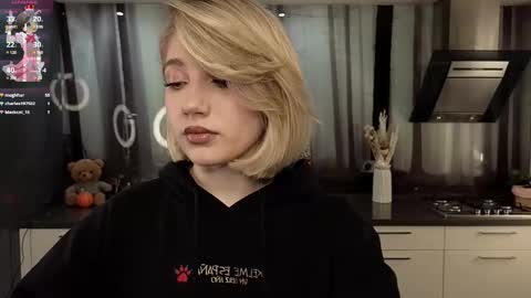 Adele online show from 25, 2, 2025