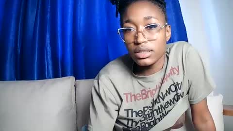 PinkyAura online show from 29, 6, 2026