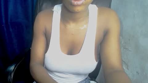 Snapshot of pinky_pussy68635 chatting on 22, 11, 2025 Arena online show from 22, 11, 2025