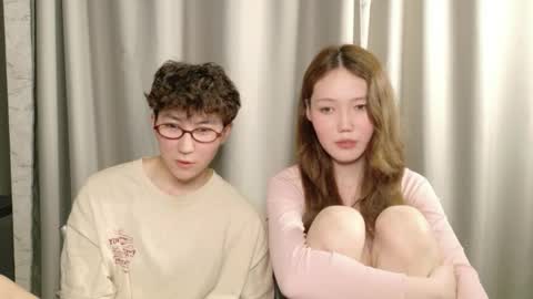 Li long hair and Ru short hair online show from 5, 6, 2026